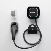 Borne de recharge pour voiture électrique Commander 2 + Power boost +  Support de câble noir de marque Wallbox - Soluborne