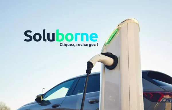 Installation à domicile de prise murale ou borne de recharge pour voiture électrique avec Soluborne